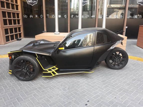 Автомобилът за принцовете на Абу Даби, който много наподобява Батмобила 
