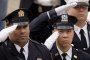 Бруклински полицаи се гаврят с имигрант
