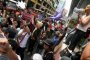 Хиляди протестират срещу поправката на Чавес