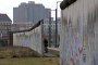 Възстановяват Берлинската стена, за да я бутнат отново 