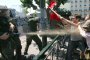 Демонстранти окървавиха Атина, сблъсъци и на границата с Македония