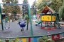 Адаптират детски площадки за деца с увреждания 