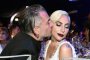  Лейди Гага отмени годежа си заради ревност