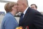  Меркел: Скъпи Бойко, и за в бъдеще да си силен
