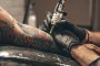 ЕК забранява част от боите за татуировки 