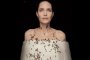  Анджелина Джоли с рояк пчели (Видео)