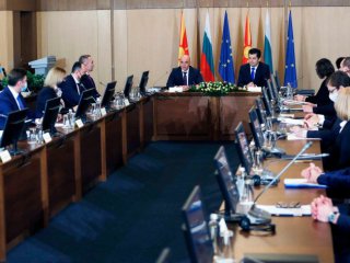 Правителствата на България и Северна Македония заседават днес съвместно в