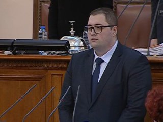 Деян Петков положи клетва като народен представител от Има такъв