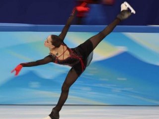 Руските фигуристи спечелиха отборната титла в Пекин а 15 годишната Камила