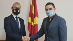 Председателят на партия Възраждане Костадин Костадинов счита, че е длъжен да спазва законите в Северна Македония и като цяло тези в чужбина, но не и българските