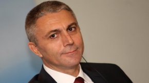 Председателят на ДСП Мустафа Карадайъ в кулоарите на парламента