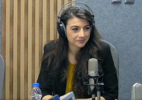 Началникът на кабинета на Кирил Петков Лена Бориславова в Седмицата по Дарик радио