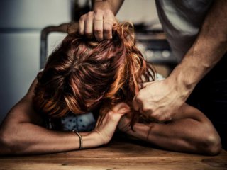 Правна клиника в която пострадали от домашно насилие да получават