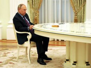 Руският президент Владимир Путин отхвърли обвиненията че се опитва да