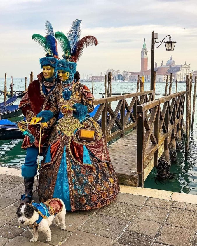 Карнавалът във Венеция: маски и на открито