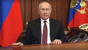 Руският президент Владимир Путин говори по време на национално обръщение, в което обявява "специална военна операция" в района на Донбас, 24 февруари