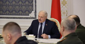 Лукашенко опроверга като „фейк” информациите, че беларуски военни участват във войната