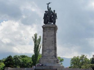 Кметът на столичния район Средец Трайчо Трайков мести Паметника на