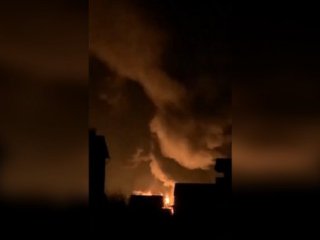Клип широко разпространен от украинските медии показва пожар избухнал в