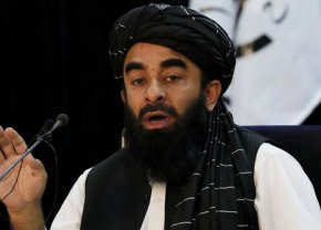 Говорителят на талибаните Забихула Муджахид говори по време на пресконференция в Кабул, Афганистан, 6 септември 2021 г.