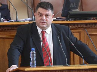 БСП за България ще гласува за смяната на военния министър