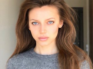 В края на месец март 23 годишната българска актриса и модел