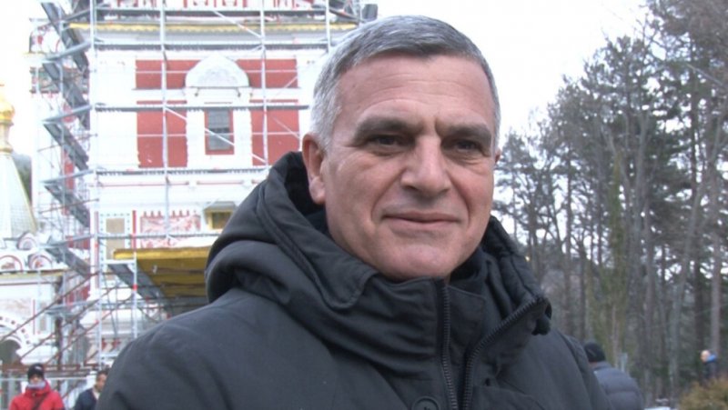 Бившият министър на отбраната Стефан Янев коментира, че ще обяви