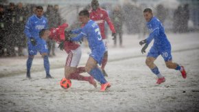 Сблъсъкът на Националния стадион Васил Левски премина при постоянен снеговалеж