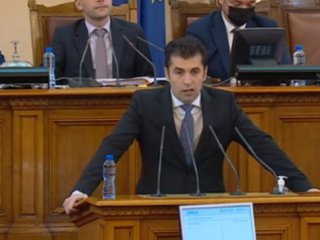 Премиерът Кирил Петков потвърди пред Народното събрание че правителството е