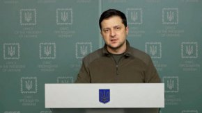 Предишния ден Зеленский заяви, че е „охладнял” към НАТО и е готов на компромиси по отношение на Крим, Донецк и Луганск