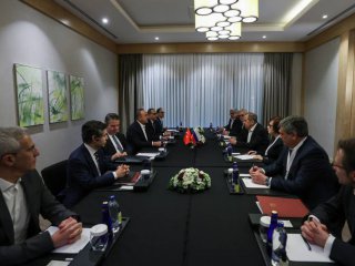 Приключи срещата между Лавров и Кулеба в Турция Украинският външен