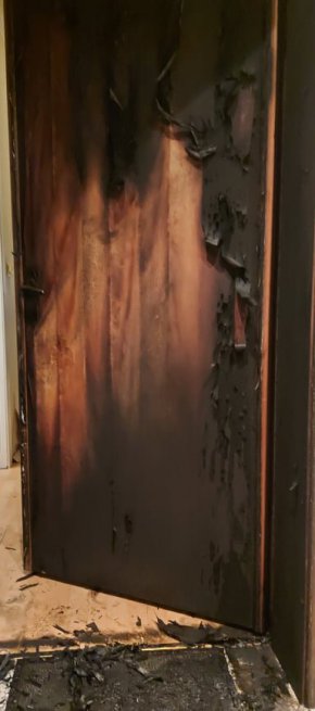 Подпалена врата