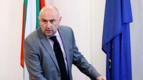 На 20 август 19 минути написа заглавие: „Ще изберат ли Каримански на П.Славова и Д-банк от ИТН за шеф на БНБ?”