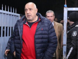 Адвокатът на Бойко Борисов Менко Менков внесе жалби в съда