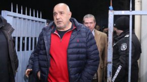 Според адвокат Менков задържането е незаконно
