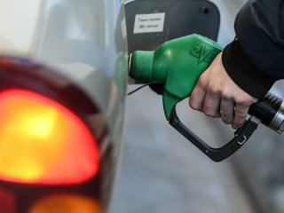 Тоталната измама с цените на горивата в България продължава В