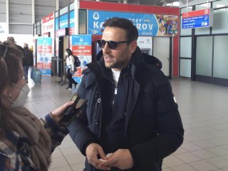 Гръцката супер звезда Никос Вертис пристигна в България тази сутрин