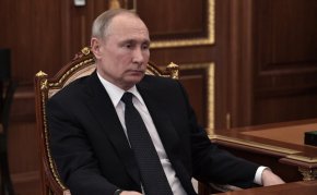 
Говорителят на Кремъл Дмитрий Песков заяви пред репортери, че е разтревожен от твърденията, че съветниците са подвели президента