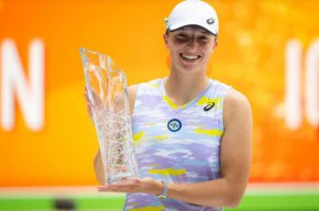 С трофея в турнира от WTA 1000 категорията в Маями Швьонтек става едва четвъртата жена с т.нар. Слънчев дубъл - Индиън Уелс и Маями в една година