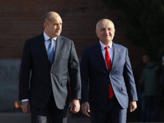 България подкрепя безусловно започването на преговори с Албания за членство