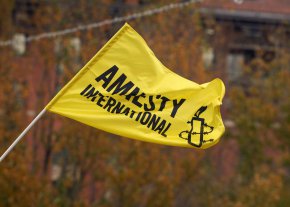 
Забраната на Русия се отнася за клоновете на базираната в Обединеното кралство Amnesty International Ltd, базираната в САЩ Фондация "Карнеги" за международен мир, Human Rights Watch Inc и Института за международно образование