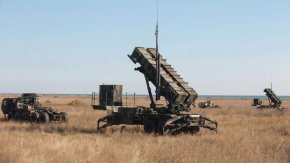 САЩ обещаха да заменят системата за противоракетна отбрана С-300, която Словакия изпрати на Украйна, с една от собствените си системи "Пейтриът", съобщи в петък президентът Джо Байдън