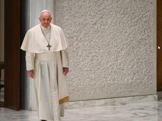 Вечерната процесия на Разпети петък водена от папата в която
