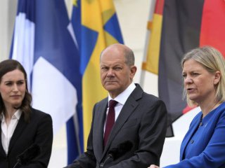 Германия ще подкрепи приемането на Финландия и Швеция във военния