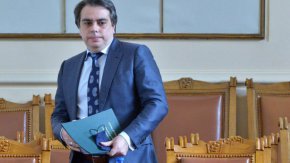 Асен Василев днес се опита тихомълком да прокара план за смяна на валутата без обсъждане в парламента, напълно непрозрачно, смята Георги Вулджев
