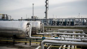  Унгария продължи да блокира предложението на ЕС за забрана на вноса на руски петрол, като същевременно отложи целия пакет от санкции срещу руския президент Владимир Путин