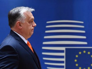 Унгарският министър председател Виктор Орбан рядко е бил по изолиран на европейската