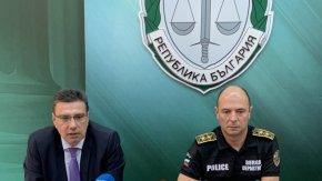  

Четиримата от младите мъже, които ще получат обвинение, са криминално проявени и осъждани предимно за разпространение на наркотици в бургаски регион