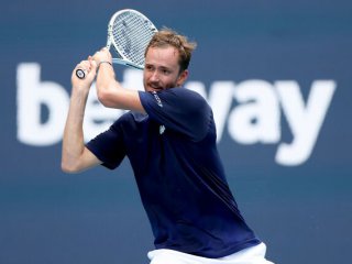 Водещият руски тенисист Даниил Медведев се надява че ще получи
