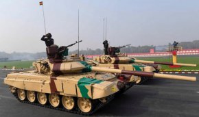 Индия провежда политика на намаляване на зависимостта си от чуждестранни доставки чрез развитие на вътрешния отбранителен сектор